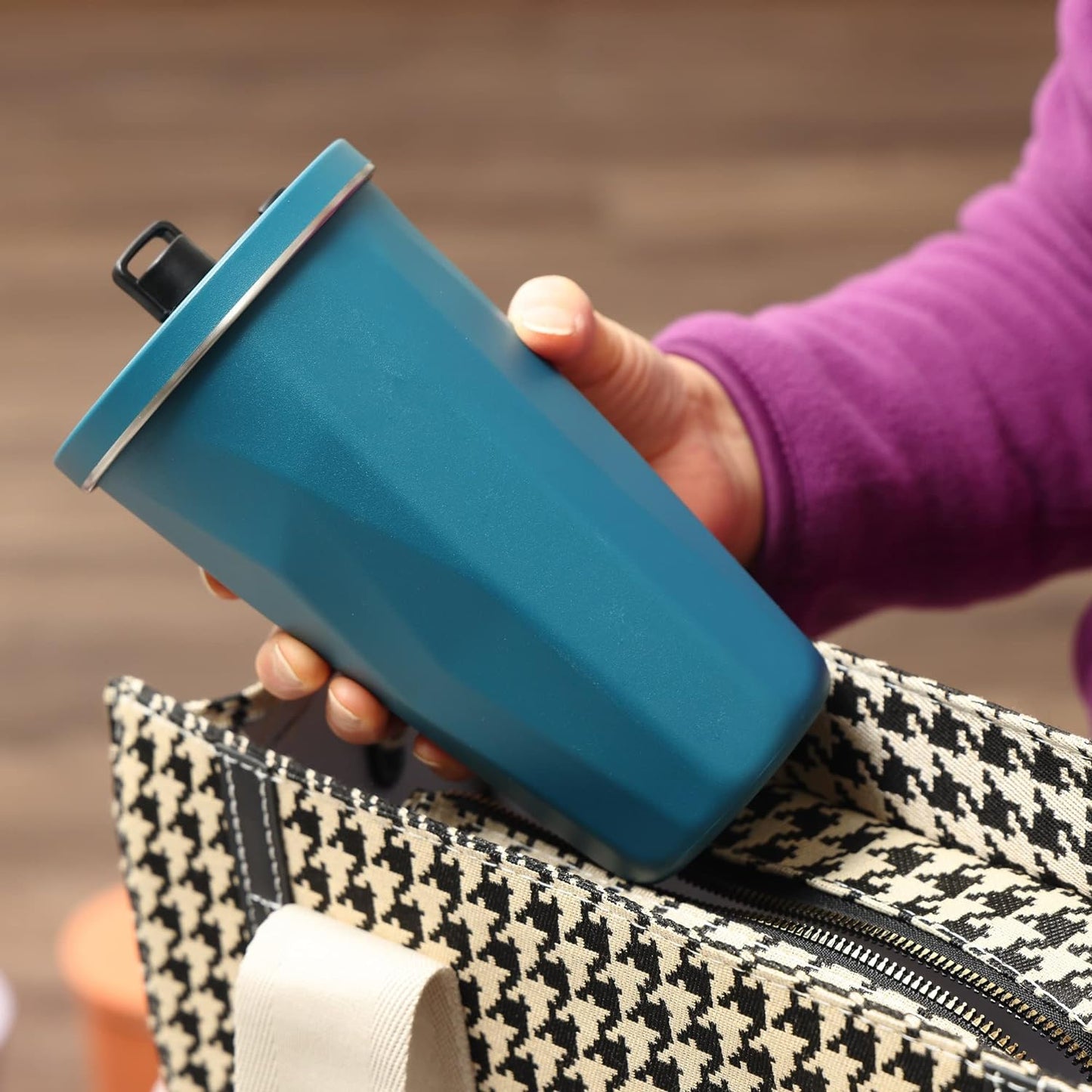 20oz Vacuum Insulated Stainless Steel Travel Mug with Metal Straw - Leakproof, Stylish, and Keep Your Drinks Cold for Hours - Tazeet.com