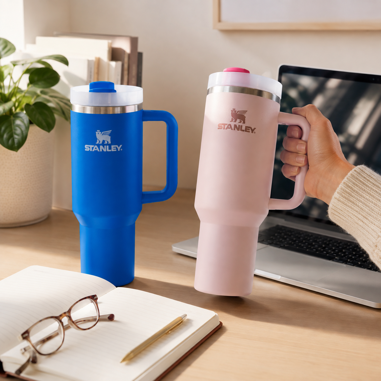 Stanley Quencher H2.0 tumbler showing the comfort-grip carry handle