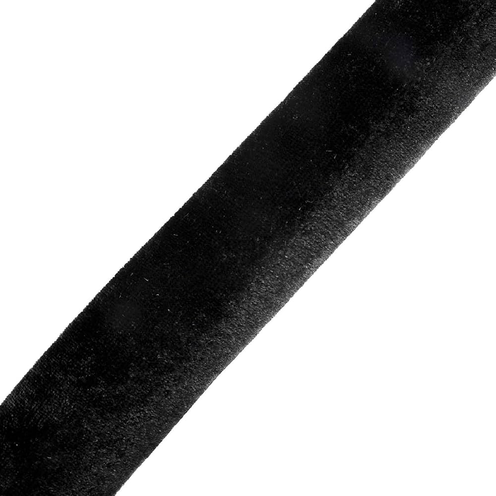 TAZEET black velvet stanchion ropes with black hooks - application example