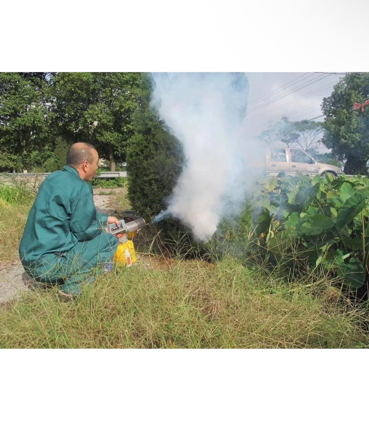 TAZEET 2-litre thermal fogging machine - features and dimensions